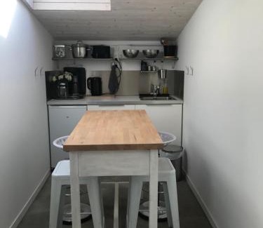 Vienne Apartment | "Côté cour, côté jardin"