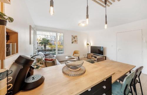 Arsenal-Redon Apartment | Côté Rivière, appartement T2, terrasse & parking
