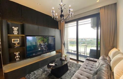 Tu Liem Apartment | Căn hộ 1 phòng ngủ, view hồ, máy chiếu, tivi lớn, đồ bếp đầy đủ, máy giặt sấy