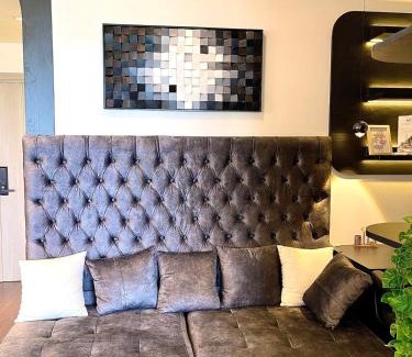 Tu Liem Apartment | Căn hộ 1 phòng ngủ, view hồ, máy chiếu, tivi lớn, đồ bếp đầy đủ, máy giặt sấy