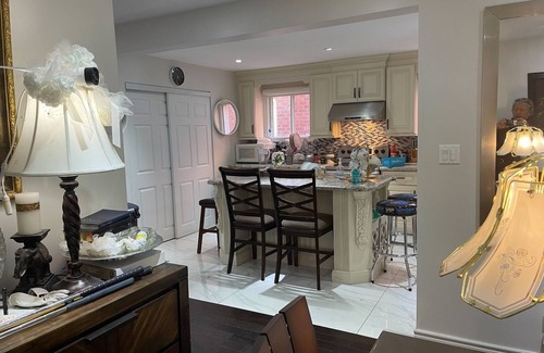 L'Amoreaux House | C 50 M Station High-Speed Net Free Parking laundry & cooking Near Pacific Mall