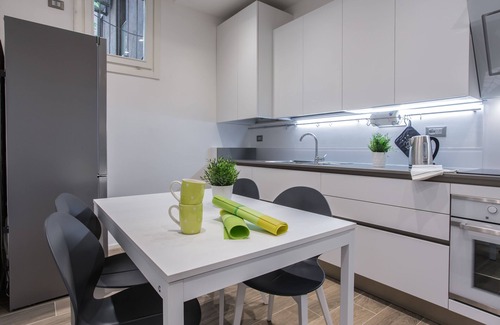 Historic Centre Apartment | C-Apartment Civico 88 modern design apt.