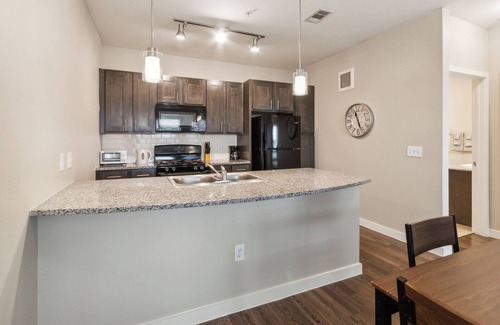 Willowbrook Apartment | C Creek 8302 I New Construction 2Bd Apt I Gated