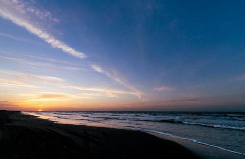 Grand Isle House | C'est Bon Across from UTV Entry Point! Sleeps 13!