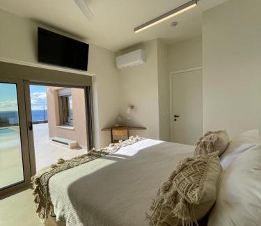 Amoopi Villa | C'est La Vie Beach Villa