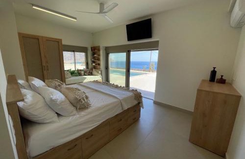 Amoopi Villa | C'est La Vie Beach Villa