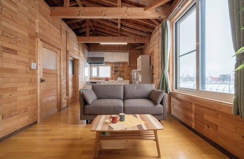 Niki House | C-FLAT