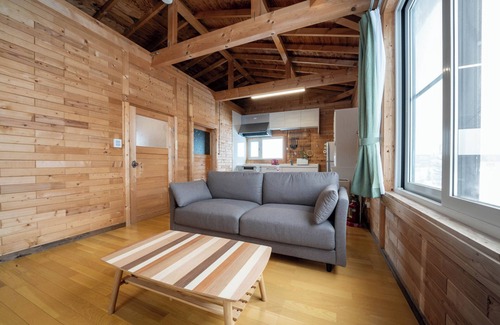 Niki House | C-FLAT
