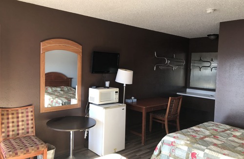 El Dorado Springs Hotel | C&H Motel El Dorado Springs