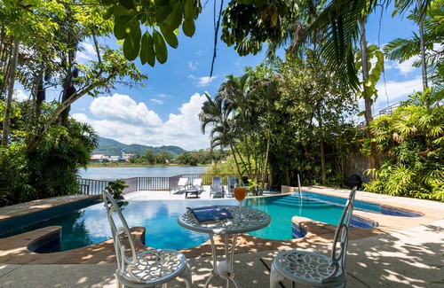 Chalong Apartment | C Quad room, cozy, pool 5mn walk
