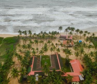 Sernabatim Resort | C Roque Beach Resort