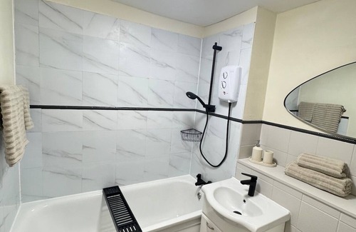 East Wickham Apartment | C&S Luxe - Work & Explore Stay