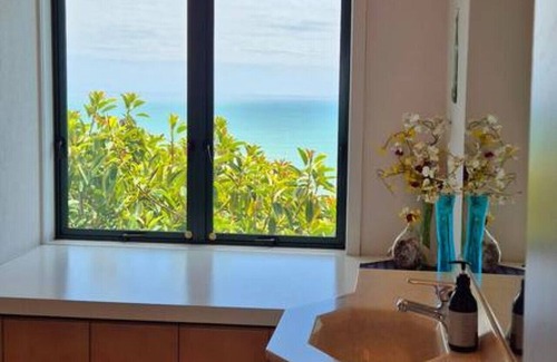 Raglan House | C-SCAPE VILLA holiday accommodation