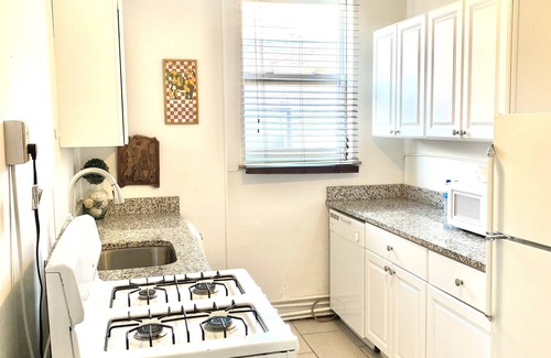 Short North Apartment | C- spacious one bedroom apartment just 16 minutes walk to Nationwide Arena
