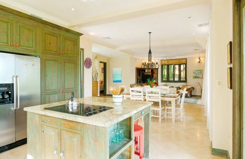 Esterillos Este Villa | C1: X-LARGE HOME, OCEAN VIEWS~CONCIERGE~POOL~TOP TERRACE~PINGPONG~COOL BREEZES!