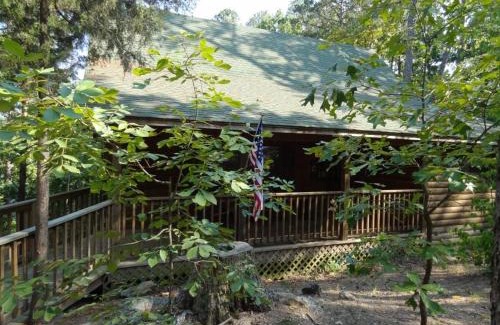 Mount Ida House | C19, One bedroom luxury, log-sided Couple's Cottage with private hot tub and unique extras cottage
