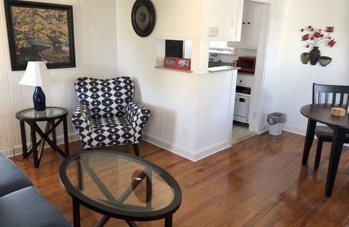 Downtown Historic District Apartment | C4, Perfect location in downtown, near beaches, work from home, free parking!
