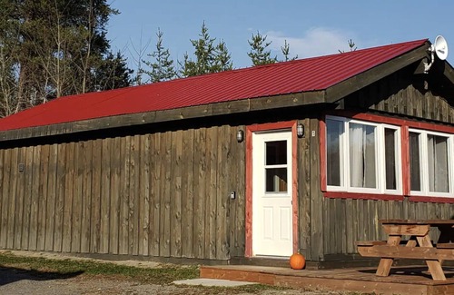 Timiskaming District Cabin | C5 - Cozy Lakeside Cottage in Temiskaming Shores