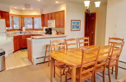 Bretton Woods Villa | C6 Beautiful views from this Crawford Ridge Townhome a short walk from the slopes