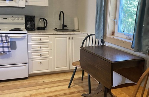 Timiskaming District Cabin | C6 - Cozy Lakefront Cottage in Temiskaming Shores