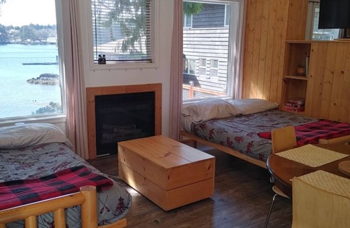Ucluelet House | Treehouse Cabin, ocean front, hot tub, 2-4 guests