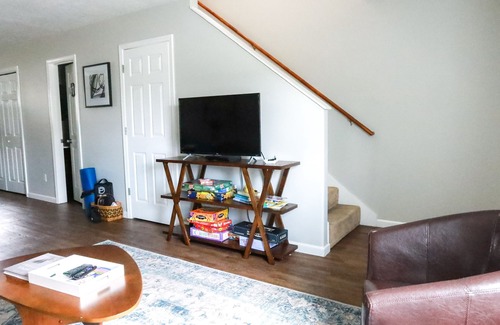 Lake Charles House | “Ca C’est Bon” Dog Friendly