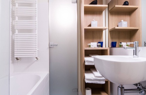 Montelupo Albese Hotel | Ca' Del Lupo