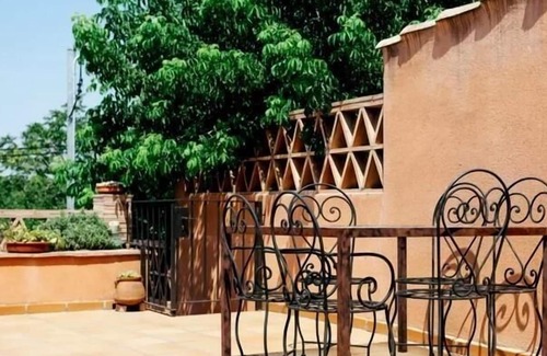Orriols Cottage | Ca La Maria y Casa Vermella . Costa Brava beaches 20 minutes.