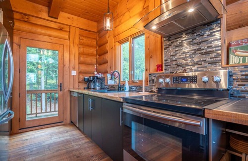 Val-des-Lacs House | Belvedere | Hot Tub | Incredible View | 8 guests