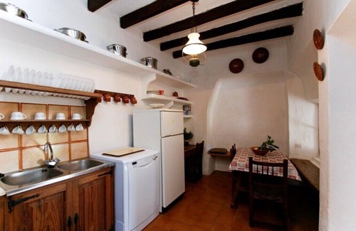 Biniaraix Cottage | Ca'n Ferru.nOld house renovated in Biniaraix overlooking the valley