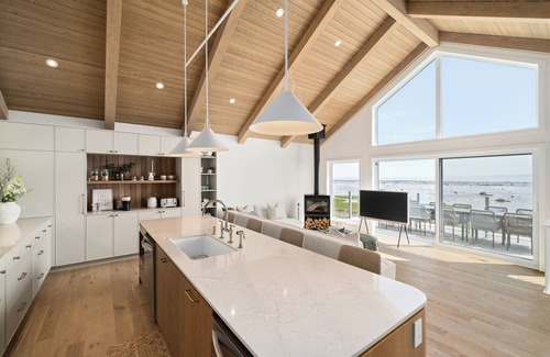 Petite-Riviere-Saint-Francois Cottage | Chalet Rouge Charlevoix
