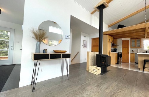 Petite-Riviere-Saint-Francois Ski Chalet | Le Chalet-Reux de Charlevoix, vue montagne et spa !