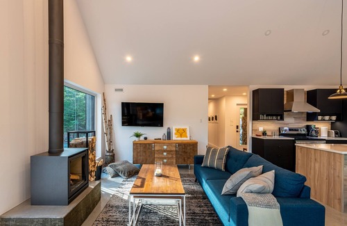 Petite-Riviere-Saint-Francois Ski Chalet | 'Alfred Cottage - Unique residence between river and mountains in the Charlevoix