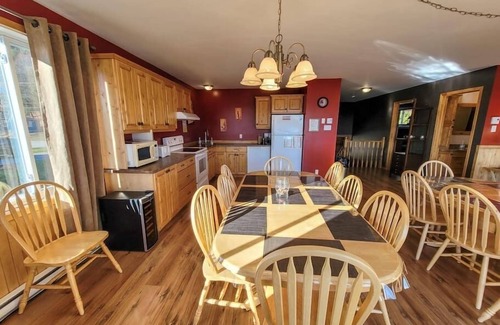 Petite-Riviere-Saint-Francois Ski Chalet | Hôtel à la maison - La Maison Elsa, fleuve et ski