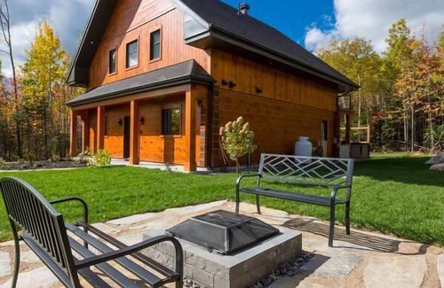 Petite-Riviere-Saint-Francois Ski Chalet | Cottage FRA-1 | Petite-Rivière-St-François