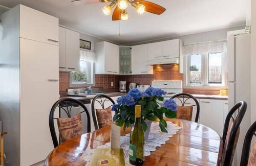 Petite-Riviere-Saint-Francois Condo | Cottage LOG-911 | Petite-Rivière-St-François
