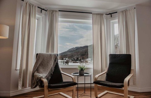 Petite-Riviere-Saint-Francois Ski Chalet | L'Albatros - SPA, Billiards, Arcade, Family