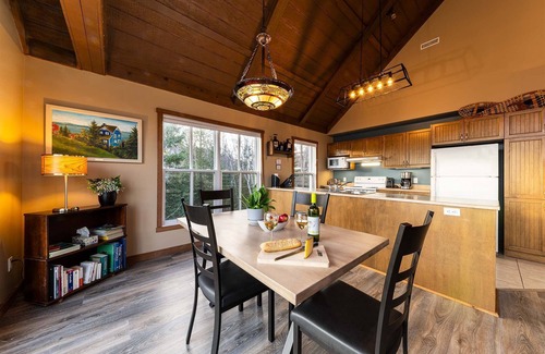 Petite-Riviere-Saint-Francois Ski Chalet | Condo Lapaix-Ski | SPA