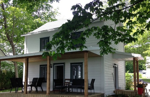 Saint-Laurent-de-l'ile d'Orleans Cottage | River front Cottage 6827