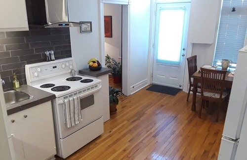 Villeray Apartment | 2 BEDROOM + OFFICE + FAST INTERNET + QUIET, SAFE & FRIENDLY NEIGHBORHOOD!