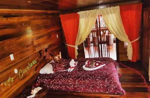 Ecuadorian Amazon Villa | Cabaña Cascada Hollín