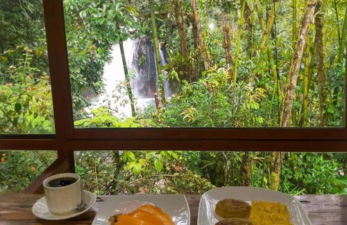 Ecuadorian Amazon Villa | Cabaña Cascada Hollín