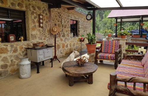 Alta Verapaz House | Cabaña completa en granja familiar Li´Kanti