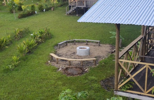 La Macarena Cabin | Cabaña El Nido: family comfort next to Caño Cristales + chef at your disposal.