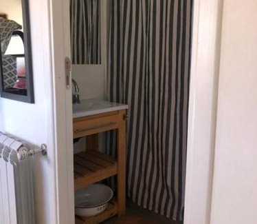 Golondrinas Apartment | Cabaña en COMPLEJO DEL ARROYO - Bariloche KM 11