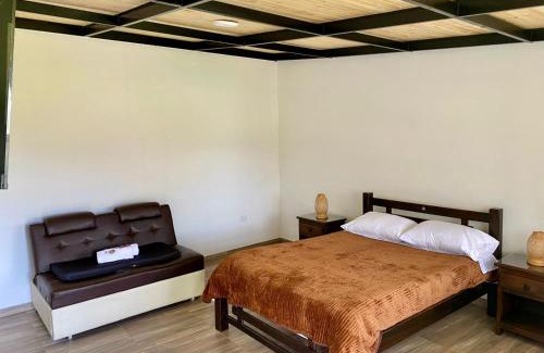 Floresta House | Cabaña MALAVI Colibrí