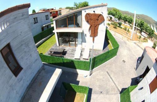Cabarceno House | Cabañas La Senda de los elefantes Cabárceno