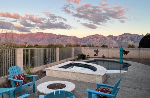 Rancho Vistoso House | Caballo Pass welcomes you to Oro Valley with incredible mountain views.