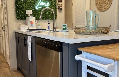 Ruskin House | CABANA BANANA- Tampa Bay- 5 mins from Bahia Beach