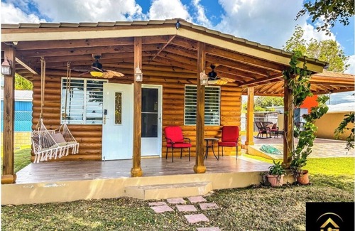 Cabo Rojo Cabin | Cabaña Del Sol-Small Cabin Near The Best Beaches in Cabo Rojo with generator